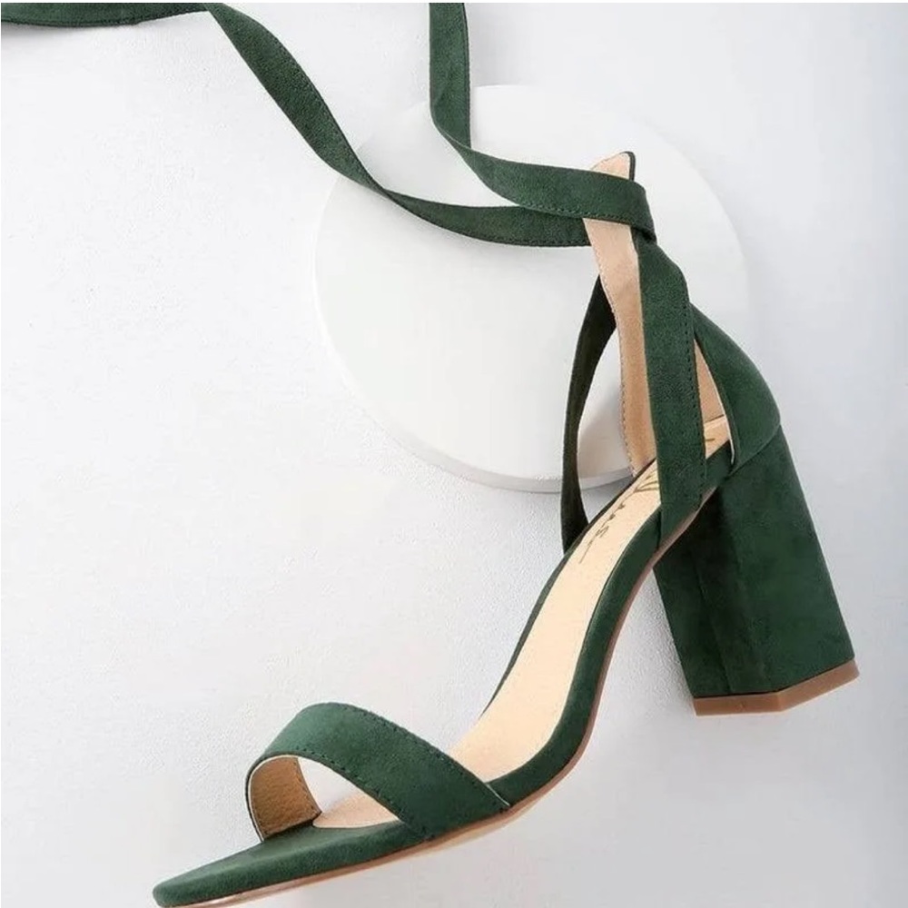 LuLus Green Heels - great condition size 7